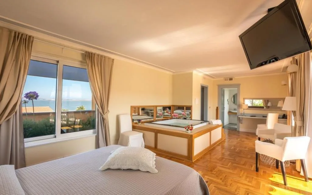 Camera Laguna Suite