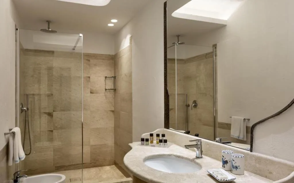 Bagno Camera Junior Suite Vista Mare